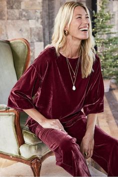 The liquid drape. The easy shape. Everything about this modern boatneck top is magic, all in the softest velvet you've ever felt. We love it paired with our Aria Velvet Wide Leg Pants (2FZ90), but it's also effortless with flared jeans. Side slits. Velvet Two Piece Outfit, Velvet Wide Leg Pants, Easy Shape, Kitenge, Velvet Top, Velvet Pants, Velvet Tops, Flared Jeans, Soft Velvet