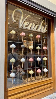 Tropical Ice Cream Shop, Ice Cream Shop Exterior, Ice Cream Store Aesthetic, Ice Cream Shop Ideas, Ice Cream Shop Aesthetic, Fun Signage, Fancy Ice Cream, Kids Restaurants, Store Shelves Design