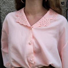 Vintage 60s blouse in perfect condition, retains the original buttons, has no defects, reflects the perfect Italian style of that period. Feminine Vintage Fashion Blouse, Vintage Lace Collar Button-up Top, Feminine Blouse For Vintage Fashion, Vintage Fashion Blouse With Lace Collar, Retro Long Sleeve Blouse With Lace Collar, Retro Collared Blouse For Vintage Fashion, Retro Blouse With Peter Pan Collar For Vintage Fashion, Retro Collared Button Blouse, Retro Spring Blouse With Buttons