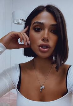 Short Brunette Hair Bob Straight, Celebrity Short Hair 2022, Top Hair Cuts 2023, Short Bob Dark Brown Hair, Chin Length Brunette Hair, Short Bob 2023, Above The Shoulder Haircut Straight, Chocolate Brown Bob Haircut, Brown Hair Short Haircut