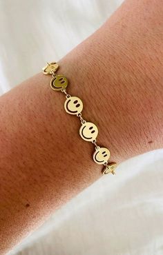 Smile Face Emoji, Preppy Accessories, Face Emoji, Indie Jewelry, Populaire Outfits, Jewelry Accessories Ideas, Dope Jewelry