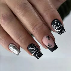 24pcs/Set French Black Snowflake Christmas Silver Glitter Press-On Patch Square Nail Art Set, + 1pc Gel Jelly + 1pc Nail File . Decorate Your Nails, Enhance Your Temperament, Exquisite Design, Suitable For Women's Daily Life And Party Use! Lavender And Black Nails, Checkered Nails, Solid Color Nails, Matte Nails Design, Rose Gold Nails, Pretty Nail Designs, Pretty Nail Art Designs, Classic Nails, Sparkle Nails