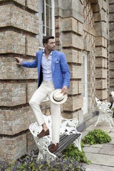 Blue summer jacket Casual Wedding Attire, Blue Suit Jacket, Der Gentleman, Wedding Outfit Men, British Summer, Masculine Style, Mens Fashion Casual Outfits, Stylish Mens Outfits