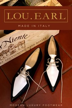 Made in Italy. White Pointed Toe Oxfords For Business, White Leather Formal Shoes With Pointed Toe, White Leather Pointed Toe Shoes For Formal Occasions, White Pointed Toe Leather Shoes For Formal Occasions, White Pointed Toe Lace-up Shoes For Formal Occasions, Fitted Pointed Toe Oxfords With Rubber Sole, White Pointed Toe Oxfords For Formal Occasions, Formal White Pointed Toe Oxfords, Fitted Lace-up Shoes With Brogue Detailing And Pointed Toe