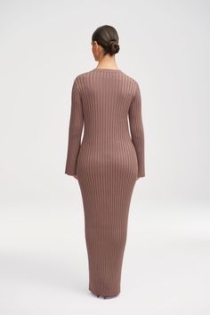 Indulge in luxury with the Melanie Ribbed Knit Maxi Dress in Taupe. Crafted from a soft ribbed knit, this dress features subtle flare sleeves and a diagonal stripe pattern, creating an elegant and exclusive look. Perfect for any occasion, this dress exudes sophistication and style. Model is 5'6 and is wearing size S. Diagonal Stripes Pattern, Jersey Hijab, Knit Maxi Dress, Flare Sleeves, Diagonal Stripes, Maxi Knit Dress, Beautiful Gift Boxes, Flared Sleeves, Stripes Pattern