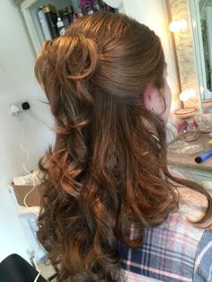 Long Hair Homecoming Styles Curls, Formal Hair Aesthetic, Curled Hairstyles Medium Hair, Curled Hair With Wand, Cute Hairstyles Formal, Hairstyles For Winter Formal, Thick Hair Face Framing, Wedding Guest Hair Down, Haïr Cut Medium Hair