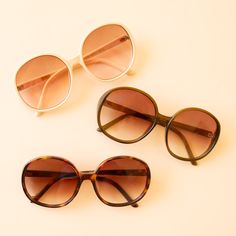 Unlock you inner fashionista with our Bardot Sunglasses in the shade Juniper, featuring an olive green frame and dark brown lenses. The oversized round shape will make a statement and add a little 70s flair to any outfit! A must-have for any accessory lover! Chic Brown Round Frame Sunglasses, Retro Sunglasses For Everyday, Vintage Brown Sunglasses For Summer, Retro Round Frame Sunglasses For Spring, Vintage Round Frame Sunglasses For Spring, Sweets Gift, Notes Gift, Green Frame, Book Candle