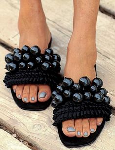 Diy Sandals, Handmade Sandals, Exotic Fashion, Heel Slippers, Crochet Slippers, Tory Burch Miller Sandal, Beach Sandals