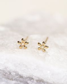 14k Gold Tiny Flower Studs – E&E PROJECT Gold Earrings Studs Simple, Latest Bracelets, Fancy Jewelry Necklace, Fancy Jewellery Designs, Cvd Diamond, Gold Rings Fashion, Rings Fashion