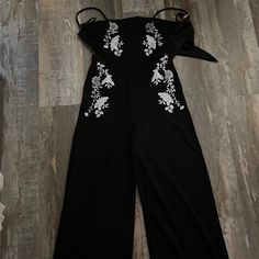 Brand New With Tags Spring Night Out Overall Pantsuit, Casual Jumpsuits And Rompers For Spring Evening, Chic Black Summer Pantsuit, Fitted Black Summer Pantsuit, Black Fitted Summer Pantsuit, Fitted Black Pantsuit For Summer, Black Spring Pantsuit For Date Night, Black Pantsuit For Spring Date Night, Black Pantsuit For Date Night In Spring