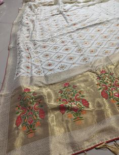 This is beautiful pure munga silk sari with paithani style pallu with Patola style weaving in border with running blouse piece Munga Silk Saree, White Saree, Silk Sari, Banarasi Sarees, Saree Styles, Blouse Piece, Silk Saree, Silk Sarees, Happy Shopping