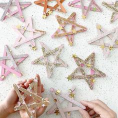 Christmas Crafts School Age, 2024 Celebration, Christmas Sunday, Diy Natal, Vbs Ideas, Toddler Stuff, Popsicle Stick, Forest School, Glitter Stars