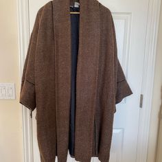 Perfect Condition, Vintage Newport News Winter Coat! Fully Lined. Super Warm, Oversized! Brown Outerwear With Pockets For Daywear, Cozy Daywear Outerwear With Pockets, Cozy Outerwear With Pockets For Daywear, Oversized Wool Outerwear For Fall, Fall Daywear Wool Outerwear, Oversized Cozy Wool Outerwear, Fall Wool Outerwear For Daywear, Brown Long Sleeve Outerwear For Daywear, Cozy Oversized Wool Outerwear