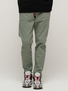 Composition : COTTON 80%, POLYESTER 20%Country of Origin : KOREA Casual Tapered Pants With Pockets, Sporty Tapered Leg Cargo Pants With Hip Pockets, Casual Straight Leg Cargo Pants For Elevated Casual Wear, Green Casual Bottoms, Casual Green Bottoms, Casual Tapered Bottoms With Elastic Waistband, Urban Khaki Bottoms With Patch Pockets, Casual Tapered Cargo Bottoms, Casual Relaxed Fit Pants With Patch Pockets