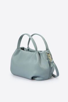 Borsa a mano "Chiara" in pelle naturale calfskin Original Fashion Style, Original Fashion, Types Of Bag, Natural Leather, Body Shapes, Leather Handbags, Metallica, Zip Pockets, Shoulder Strap