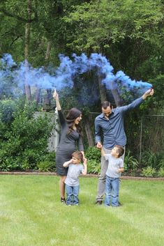 Baby Number 3 Announcement, Reveal Ideas Gender, Gender Reveal Photo Shoot, 3rd Baby Announcement, Baby Number 3, Announcement Photoshoot, Gender Reveal Video, Gender Reveal Unique, Gender Reveal Photos