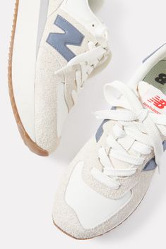 A stacked EVA platform sole adds the perfect lift to these sporty-chic New Balance sneakers, crafted with soft suede and a rippled rubber outsole. Trendy New Balance Sneakers, Platform New Balance, Best Tennis Shoes For Women, Shoes Sneakers Women, Magic Shoes, Staple Shoes, Back To School Shoes, Preppy Shoes, Christmas Shoes