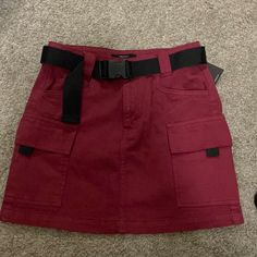 Great Condition High Waist Red Mini Skirt With Pockets, Red Mini Skirt With Pockets, Trendy Red Mini Skirt, Casual Burgundy Mini Skirt, Casual Burgundy Lined Skirt, Casual Burgundy Mini Skirt For Spring, Forever 21 High Waist Skirt With Pockets, Forever 21 Casual Red Mini Skirt, High Waist Skirt With Pockets By Forever 21