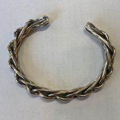 One Of A Kind Hand Crafted By A Silver Smith In Vermont This Is Solid Sterling Silver. Handcrafted To Look Like A Chain-Link Cuff Bracelet Fits A Size 6 Inch To An 8 1/2 Wrist Inch Comfortably.. 100%, Authentic And Genuine And Perfect Unused Condition.. This Is Three-Dimensional Wire Jewelry Designs, Silver Cuff Bracelet, Sterling Silver Chain, Jewelry Designs, Wire Jewelry, Vermont, Womens Jewelry Bracelets, Sterling Silver Chains, Chain Link