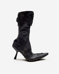 The Balenciaga Biker Boot with 90mm arch was introduced within the Spring 24 digital presentation in June of 2023, It is now available in two colorways in selected stores and at balenciaga.com. Old Balenciaga, Digital Presentation, Balenciaga Boots, Old Boots, Black Balenciaga, Accessories Bags Shoes, Balenciaga Shoes, Stylish Boots, Avant Garde Fashion