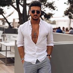 Summer Fits Men, Ibiza Outfits, Ibiza Fashion, Mens Fashion Classy, Outfit Trends, Slim Fit Shirt, Shop Mens Clothing, Casual Shirt