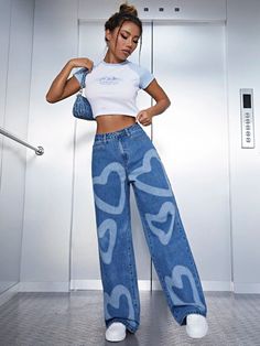 High Waist Heart Print Wide Leg Jeans | SHEIN USA Casual Straight Leg Bottoms With Heart Print, Casual Cotton Jeans With Heart Print, Trendy Heart Print Jeans For Spring, Spring Heart Print Cotton Jeans, Shein Outfits, Populaire Outfits, Cute Outfits For School, Outfit Jeans, Modieuze Outfits