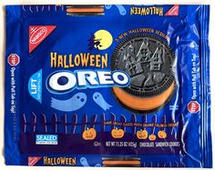 an oreo halloween treat is in the package