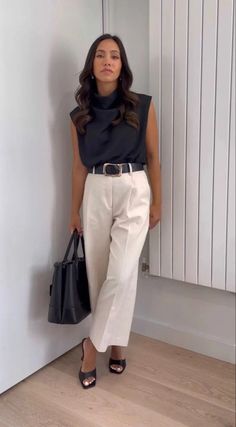 What to Wear in Office for Women: 21 Amazing Business Casual Outfits Check more at https://beautyfashionideas.com/uncategorized/what-to-wear-in-office-for-women-21-amazing-business-casual-outfits/ Modern Style Outfit Women, Business Blouses For Women, Summer Work Outfits Professional, Short Sleeve Business Casual, Women Business Attire Summer, Finance Girl Aesthetic Outfit, Business Casual Aesthetic Outfits, Finance Girl Outfit, Trendy Corporate Outfits