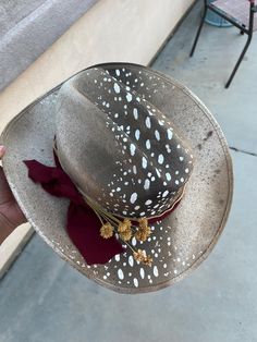 Branding Cowboy Hats, Hat Pyrography, Embellished Cowboy Hat, Burnt Hats, Cowboy Hat Styles, Custom Cowboy Hats, Hat Inspiration, Fawn Deer, Painted Hats