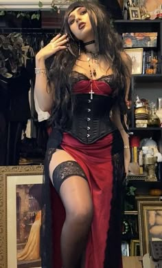 Romantic Goth Outfits Women, Hot Gothic Outfits, Hot Goth Outfits Women, Steampunk Goth Outfits, Goth Closet Organization, Romantic Alternative Style, Romantic Goth Aesthetic Wallpaper, Romance Goth Outfits, Vampire Outfit Women