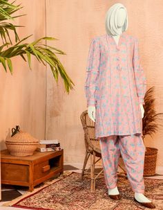 Junaid Jamshaid JJLS-S-JW2-22-2009 FB Anna Mid Summer Collection 2022 Fitted Cotton Lawn Suit Casual Style, Fitted Cotton Lawn Suit, Casual Style, Fitted Cotton Casual Lawn Suit, Casual Fitted Cotton Lawn Suit, Casual Long Sleeve Sets With Printed Motifs, Casual Unstitched Long Sleeve Sets, Casual Patterned Set With All Over Print, Casual Lawn Suit With Printed Motifs And Long Sleeves, Casual Long Sleeve Lawn Suit With Printed Motifs