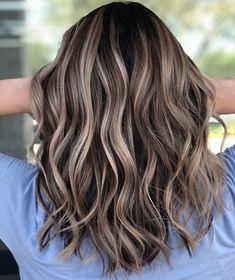 Highlights Brown Hair Balayage, Balayage Hair Ideas, Brown Hair With Highlights And Lowlights, Wavy Brown Hair, Hair Highlights And Lowlights, 2023 Hair, Brunette Hair With Highlights, Curls Hairstyles, Brown Hair With Blonde Highlights