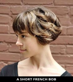 Amalie Haircut, Pixie French Bob, French Micro Bob, Short French Bob With Bangs, Short French Bob, Long Angled Bob Hairstyles, Micro Bob, French Haircut, French Pop