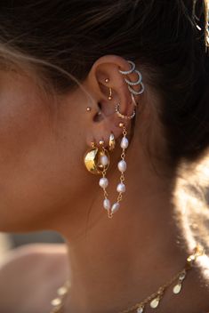 The Double Pearl Studs Flamenco Jewelry, Ear Styling, Earring Stacks, Ear Curation, Piercings Earrings, Earring Stack, Pretty Ear Piercings, Earring Inspo, Piercing Inspo