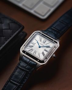 Nelson Seh on Instagram: “Loving the Cartier Santos-Dumont XL steel mechanical. The ultra slim 7.5mm profile has won me over. #bealpha #sonyalphasg #sonya7iii…” Cartier Dumont, Cartier Santos Dumont, Lux Watches, Watch Aesthetic, Vintage Watches For Men, Mens Casual Dress, Classic Watches