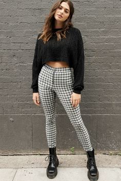 Outfits Leggins, Plaid Pant, Garage Clothing, Plaid Pants, Business Casual Outfits, Winter Fashion Outfits, Instagram Foto