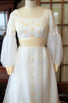 Vintage antique 1970s 1960s gown! I love this dress! Size 4/6 message me for more info its fabulous Boho hippie high fashion wedding gown. More pictures on fb: https://www.facebook.com/media/set/?vanity=RetroVintageWeddings1920s1930s&set=a.3618095944953089 High Fashion Wedding, Gatsby Wedding Dress, 1970s Wedding Dress, Bridal Gowns Vintage, Gown Vintage, Dress Fairy, Barbie Costume, Gown Bridal, 1970s Dresses