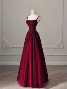 Evening Dresses Wine Red, Corset Prom Dress Burgundy, Fancy Evening Dresses Classy, Dark Red Sweet 16 Dresses, Burgandy Prom Dresses, Prom Dress Types, Blood Red Prom Dress, Prom Dress Back Design, Red Prom Dress Inspiration