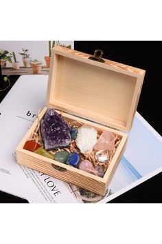 Crystal Encrusted Gift Box Funny Engineering, Big Gift Boxes, Chakra Pendulum, Engineering Quotes, Crystal Healer, Crystal Box, Raw Rose Quartz, Wooden Gift Boxes, Big Gifts