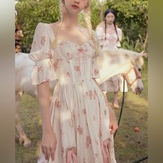 Rosé Smile, Flowers Transparent, French Dress, Wool Clothing, Styl Retro, Elegantes Outfit, Mein Style, Corset Dress, Rococo