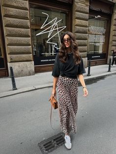 Printed Maxi Skirt Outfit, Culotte Outfit, Leopard Print Skirt Outfit, Leopard Skirt Outfit, Leopard Maxi Skirts, Printed Skirt Outfit, Samba Outfit, Leopard Outfits, Mode Zara