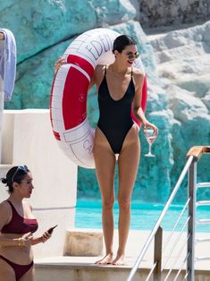 Kendall Jenner Swimsuit, Streetwear Fashion Black, Interactive Video, Kylie Jenner Outfits, American Princess, Kendall Jenner Outfits, Jenner Style, Sterling Jewelry, Body Inspiration