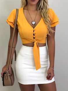 Short Blouses, Trend Fashion, Chiffon Shirt, Crop Blouse, Mode Inspiration, Ladies Dress Design, Mode Outfits, Outfits Casuales, Street Styles