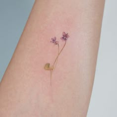 Simple Violet Tattoo Flower Finger Tattoos, Jasmine Tattoo, Botanical Tattoos, Bali Life, Pom Klementieff, Dandelion Tattoo, Feather Tattoo Design