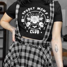 Chubby Goth, Taurus Vibes, Goth Mom, Goth Outfit Ideas, Moms Club, Alt Fashion, Goth Outfits, Alternative Outfits, Edgy Outfits