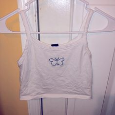 Never Worn Super Cute Spring White Cotton Crop Top, White Cotton Crop Top For Spring, White Casual Crop Top For Spring, White Blue, Blue White, Color Blue, Super Cute, Blue And White, Womens Tops