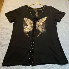 Brand New Biker Tee, Bought At A Harley Davidson Pop Up Event. (Not Labeled Harley Davidson On Tee) Harley Davidson Shirts Women, Bond Women, American Eagle Crop Top, Long Sleeve Running Shirt, Biker Outfit, Lace Cami Top, Pop Up Event, Harley Davidson Shirt, Harley Davidson Women