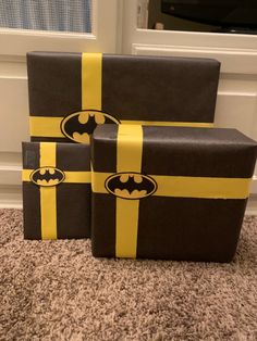 It was very simple I used black wrapping paper and cut yellow paper into strips printed the logo I found on Pinterest and taped it all together. My boyfriend absolutely love it and thought it was adorable. Batman Birthday Gifts For Boyfriend, Batman Tree Christmas, Batman Presents For Him, Batman Gift Wrapping Ideas, Batman Wrapping Ideas, Batman Bf Gifts, Cute Gift Wrapping Ideas For Boyfriend, Batman Themed Gifts For Boyfriend, Christmas Gift Box For Boyfriend