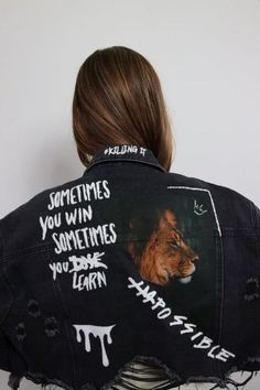 Trends Ss24, Lion Image, Upcycle Clothing, Custom Denim Jacket, Hand Painted Denim Jacket, Casual Beach Wear, Painted Denim Jacket, Lion Images, Gallery Wallpaper