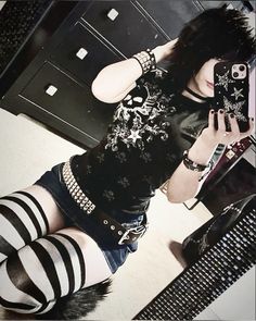 Emo girl style rawr xd outfit idea aesthetic inspo scene girl alt girl grunge aesthetic 2000s y2k 2010s Goth Grunge Aesthetic, Emo Fits, Outfits 2000s, Emo Girl, Scene Outfits, Alt Outfits, Scene Girls, Scene Fashion, Emo Outfits